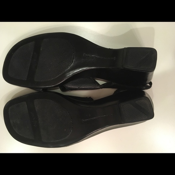 🚫SOLD!!!🚫 LifeStride Black Wedge Slip-On Knot Sandals - Picture 5 of 8